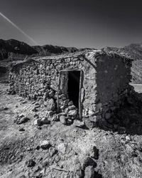 Mountain housing
Telouet, Morocco | February 2024

#mountains #architecture #beautiful #visualsofearth #ourplanetdaily #telouet #highatlas #morocco #hiddenmorocco #monochrome #monochromemonday #bw #blackandwhitephotography #rawbnw #gameoftones #travelphotography #traveldeeper #travelbug #passionpassport #travelwithme #exploretocreate #neverstopexploring #livetoexplore #wanderlust #discoverearth #shotoniphone #soulcollective #choosingouradventure #jfphototribute