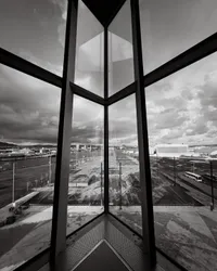 Historic view 
Belfast, Northern Ireland | November 2023

#perspective #angles #architecture #titanic #docks #beautiful #belfast #northernireland #monochrome #monochromemonday #bw #blackandwhitephotography #rawbnw #gameoftones #travelphotography #traveldeeper #travelbug #passionpassport #travelwithme #exploretocreate #neverstopexploring #livetoexplore #wanderlust #discoverearth #shotoniphone #soulcollective #choosingouradventure #jfphototribute